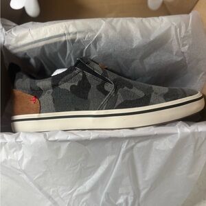 Sharkbyte Women's Canvas Loafers - Black Camo